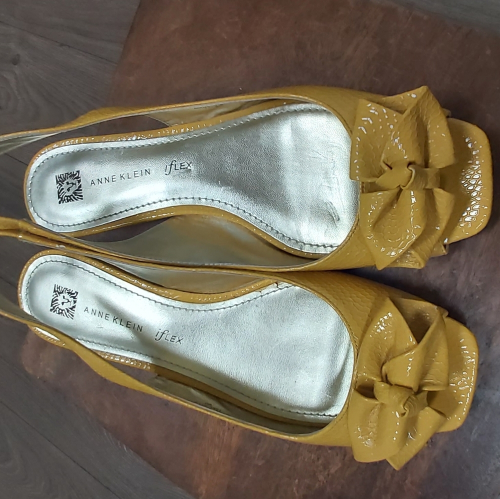 Anne Klein slingback shoes